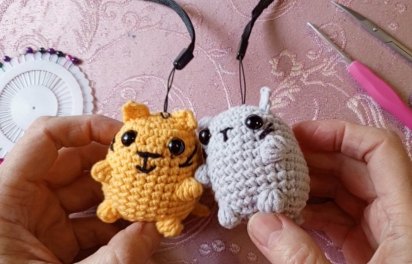 Котики крючком
