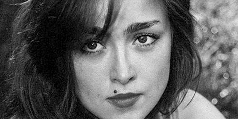 В 9 лет ей рукоплескали стадионы, а в 25 не звонил даже телефон. Трагедия девочки-поэта Ники Турбиной