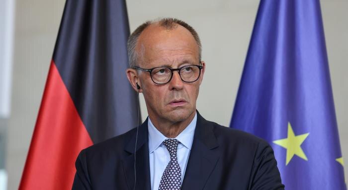 Тысячи немцев вышли на протест в Марбурге против политики Мерца