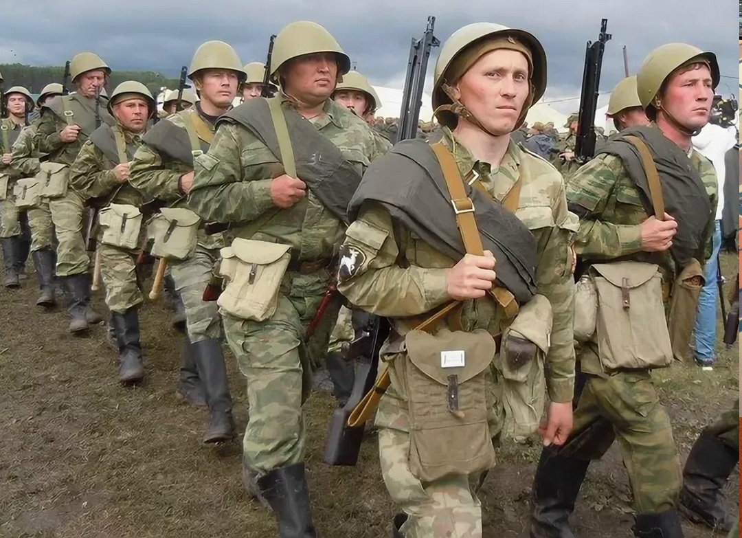 Фото резервистов взято по ассоциации, но вроде как из 2015 года