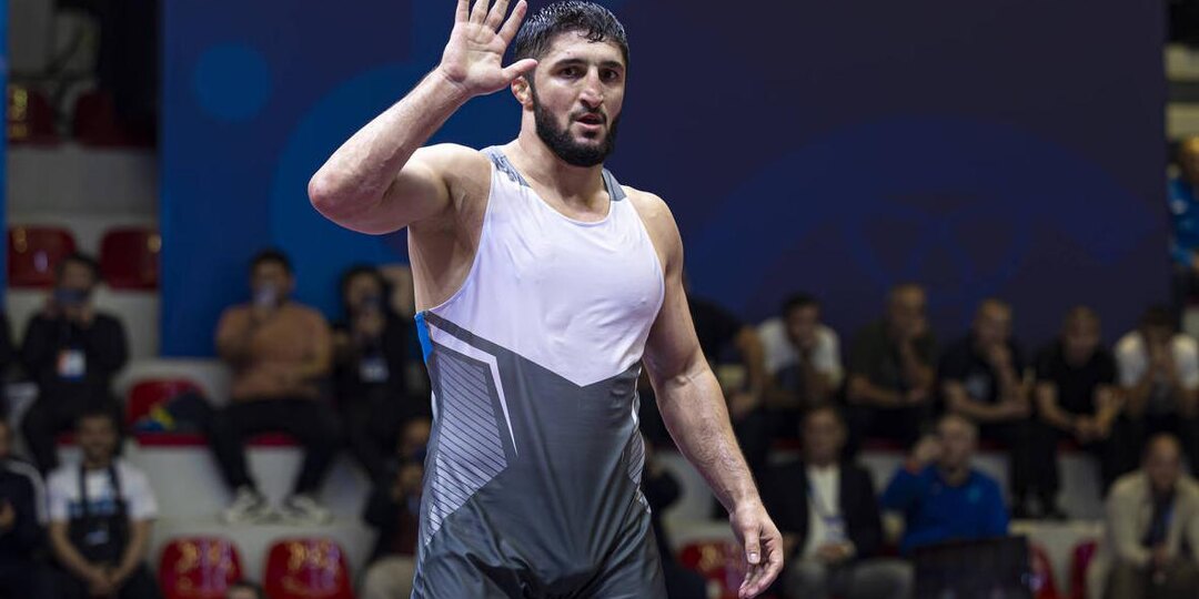 Садулаев завоевал золото на своем первом с 2020 года чемпионате Европы