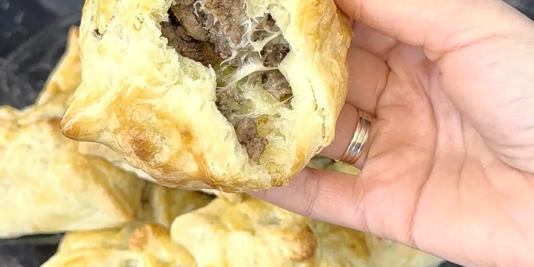 Слойки с мясом и сыром