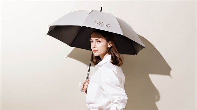 ReFa выпустит серию зонтов SUNIR SHADE с защитой от ультрафиолета и перегрева