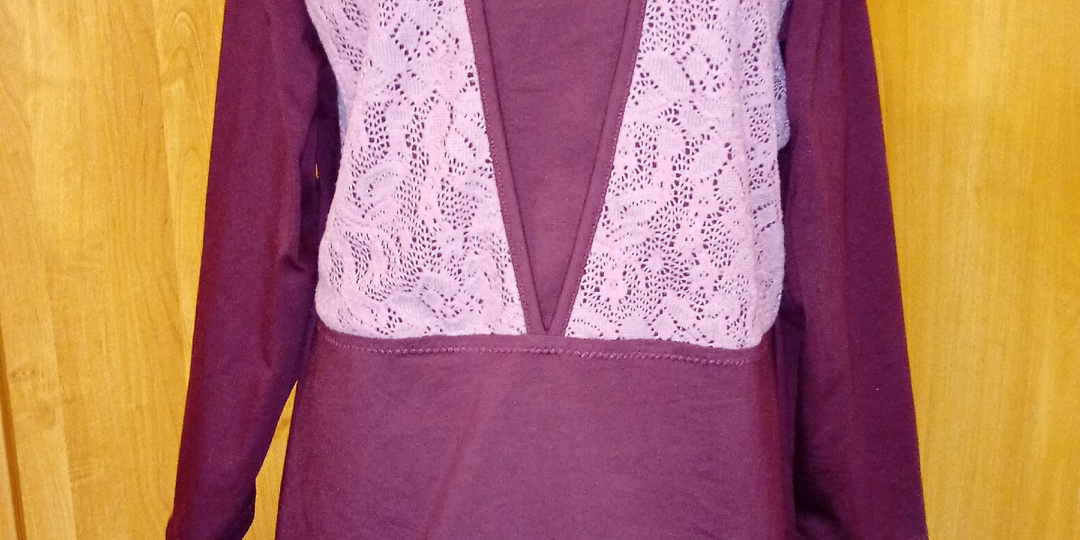 Сшила кофточку из кулирки и трикотажного кружева