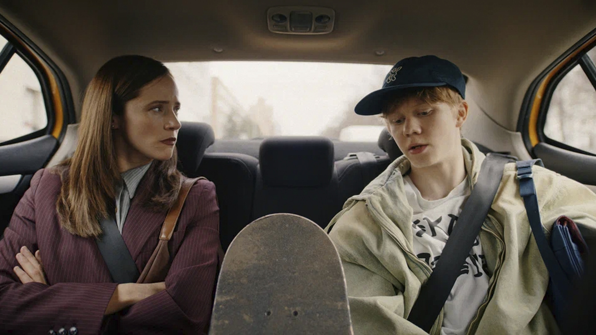 Кадр из фильма "Своя в доску"