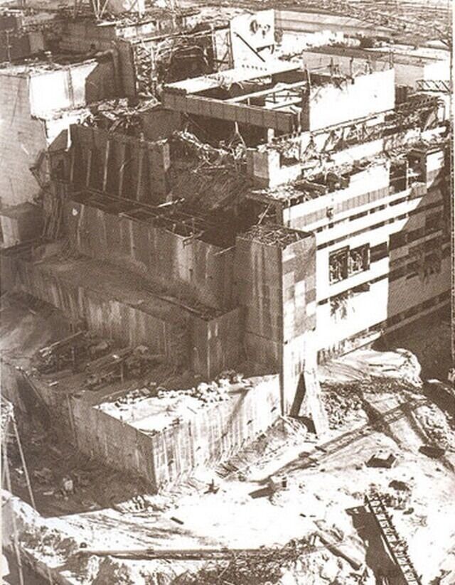    строительство укрытия для реактора   museum.kraschern.ru /Сайт красноярского союза «Чернобыль»