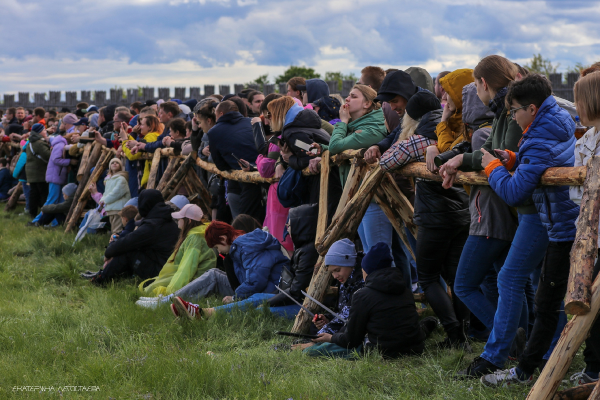 Народу будет много.