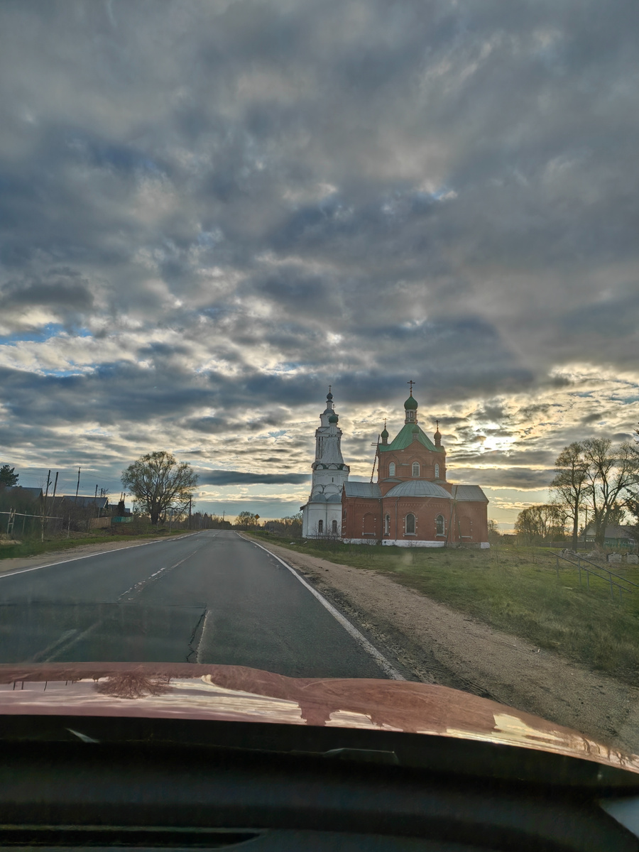 Елизарово. Здесь у нас появилась надежда на улучшение погоды. Фото автора