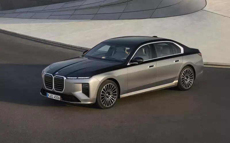 BMW 7 Series📷
