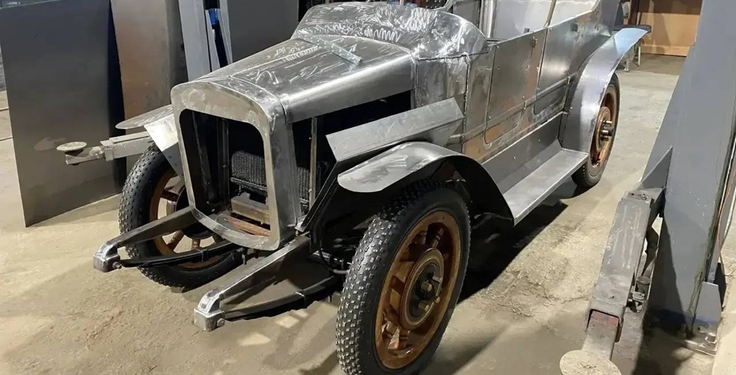 Красноярцы восстанавливают легендарный автомобиль «Руссо-Балт»