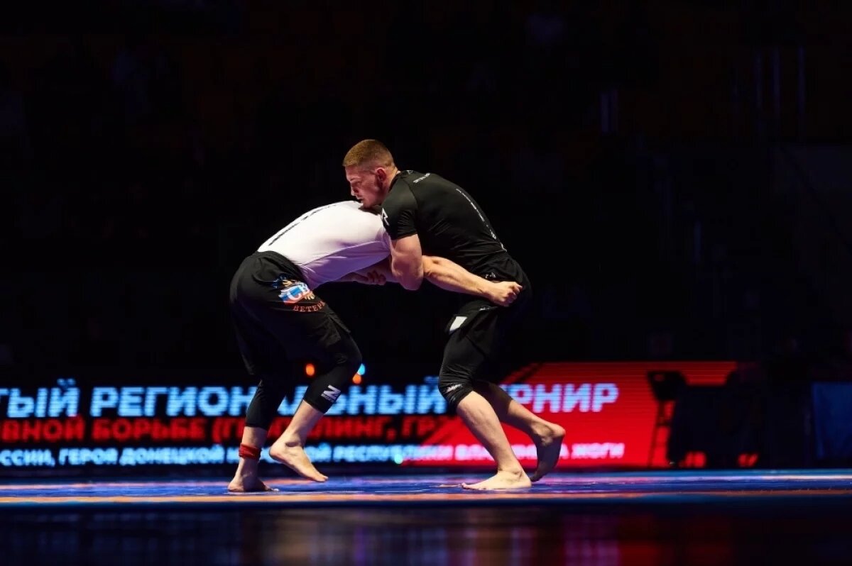    В Югре проходит открытый турнир по грэпплингу памяти Героя России Жоги