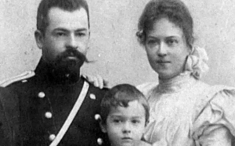 Владимир (муж), сын Михаил и Александра