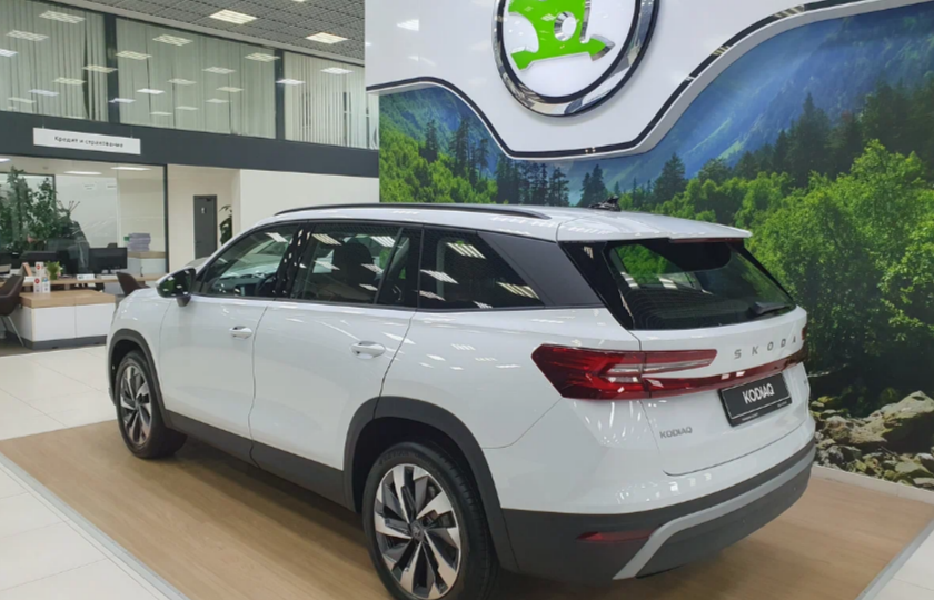 Мотор 2.0 л. с чугунным блоком, 4WD. В России начали продавать Skoda Kodiaq в новом кузове. Сколько они стоят?