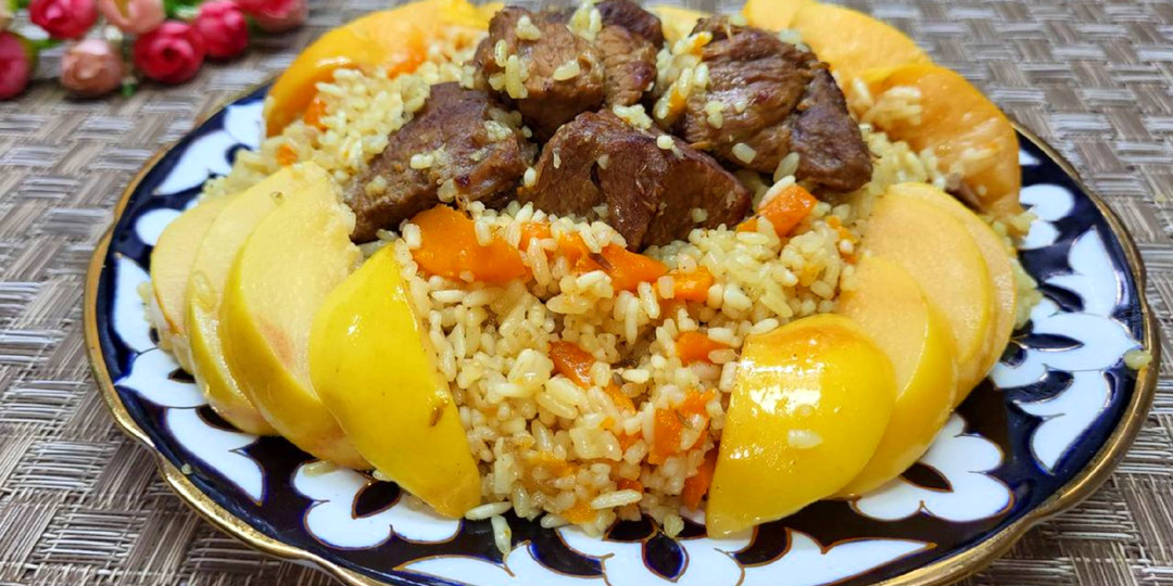 Когда дома есть рис и немного мяса готовлю очень вкусный и рассыпчатый плов! Простой рецепт.