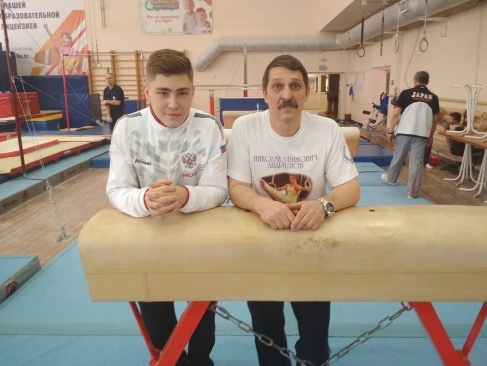    Александр Карцев и его тренер Игорь Калабушкин Алексей КОТМЫШЕВ