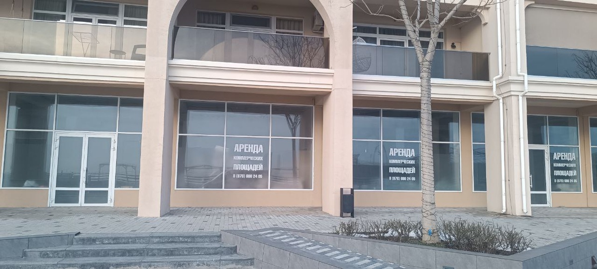 Фото первого этажа РАК "Золотые пески" в Евпатории, который проектировался без управления