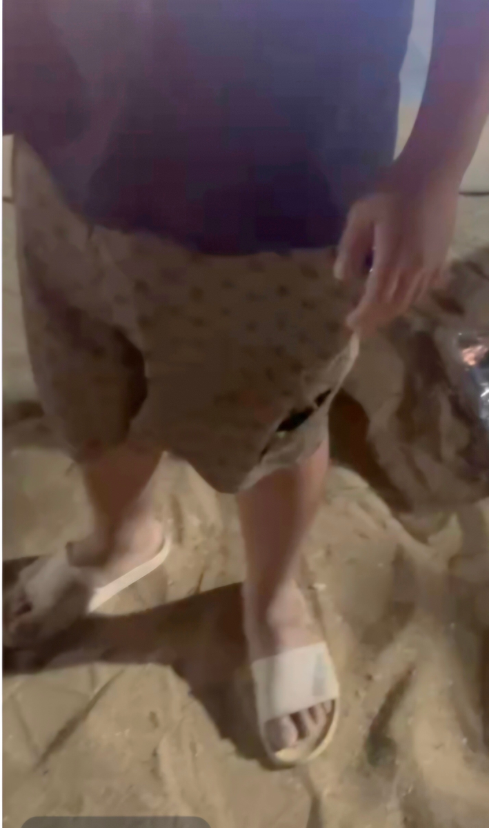 На этом песке пролилась Маринина кровь. 