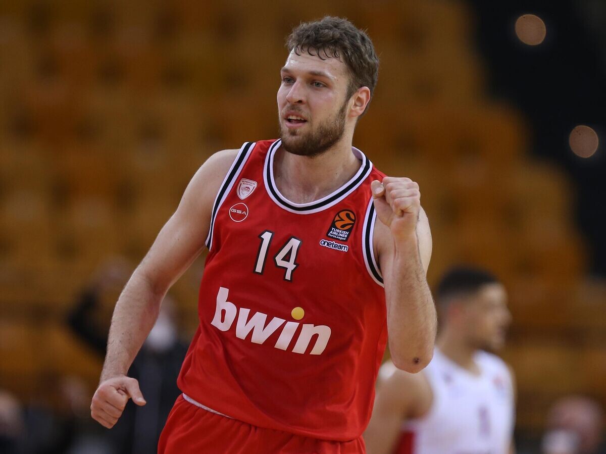    Игрок "Олимпиакоса" Александр Везенков | © РИА Новости / Михаил Сербин