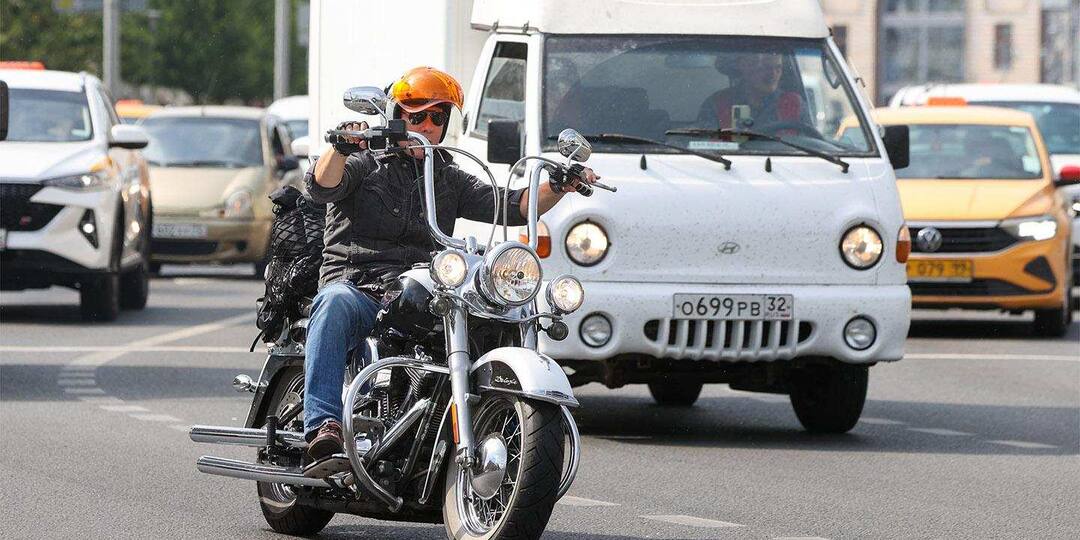 Мотоциклистам грозят новые штрафы за громкий мотор ночью и днем - что важно знать каждому