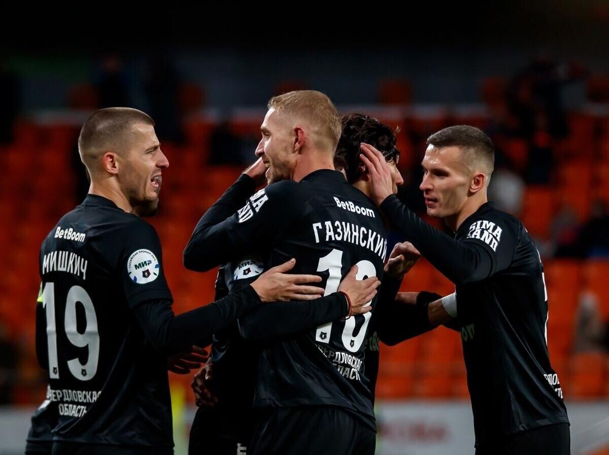    Футболисты "Урала" | © пресс-служба ФК "Урал"