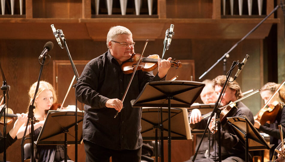 В Петропавловской крепости Петербурга проходит прощание с дирижером Стадлером