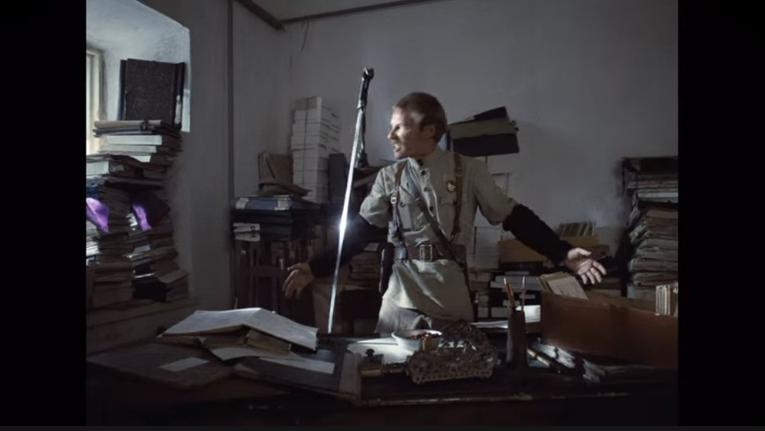 Он как ртуть! На месте сидеть не может!