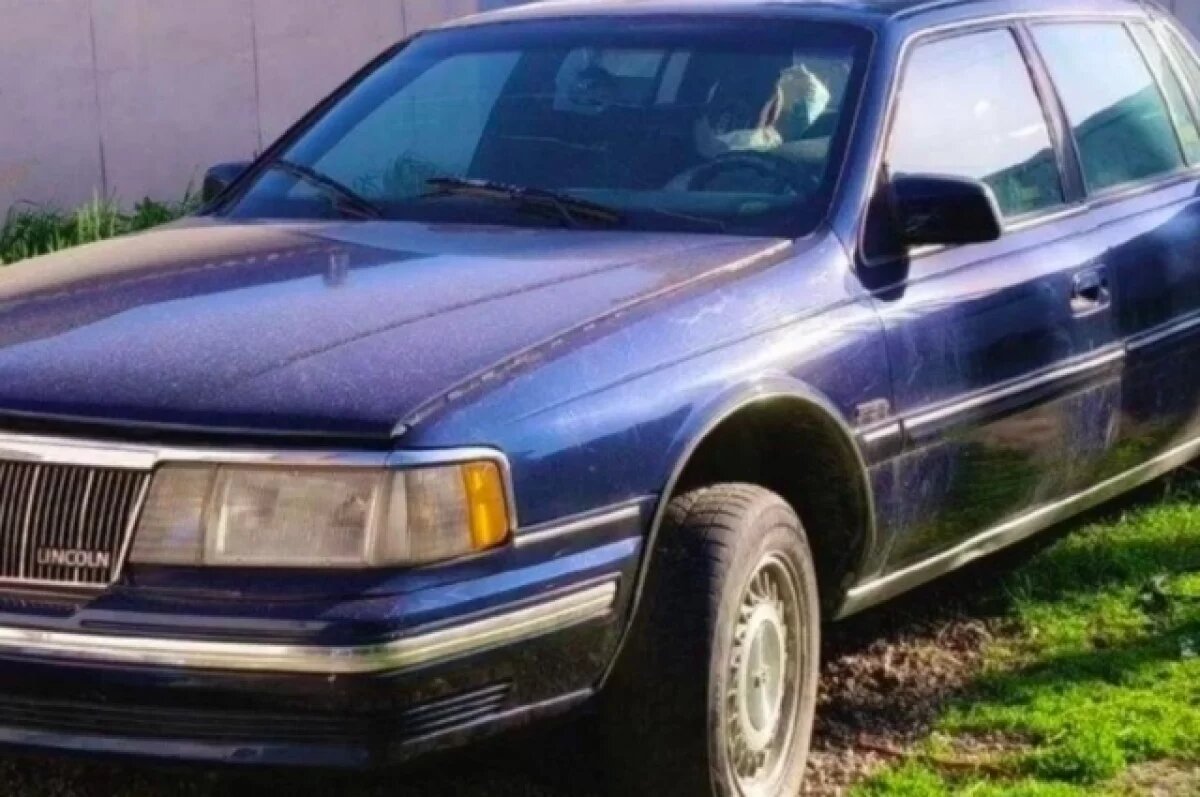    В Новосибирске выставили на продажу Lincoln Continental за 450 тысяч рублей