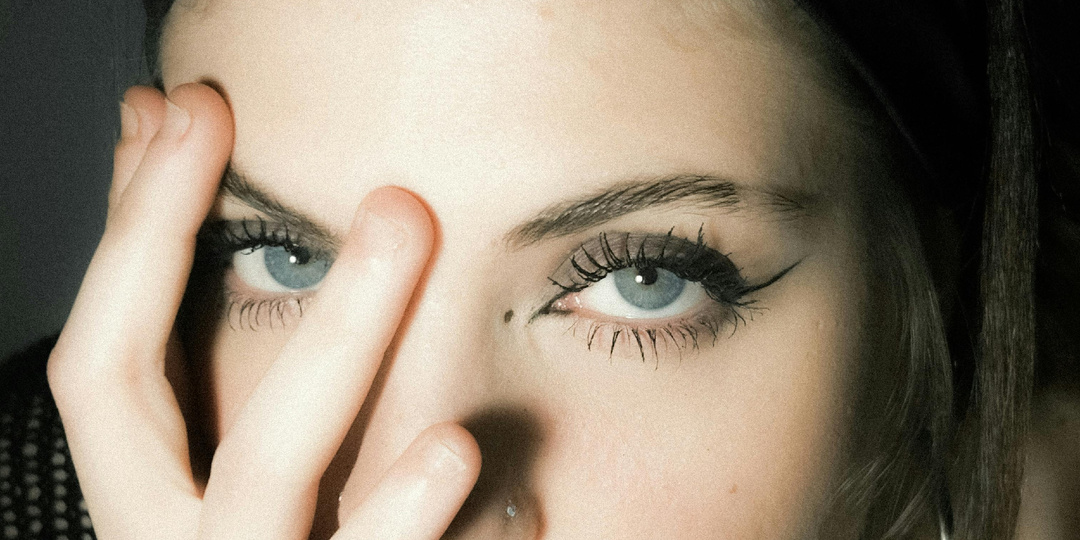 Человек, который вас не любит, будет вести себя с вами следующим образом