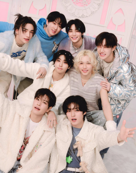 Stray Kids 5-й фанмитинг «SKZ 5’Clock» — групповое тизерное фото