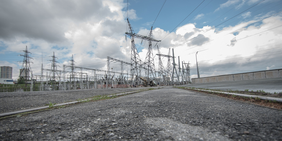 В Новосибирской области усилили готовность энергетиков из-за штормового ветра