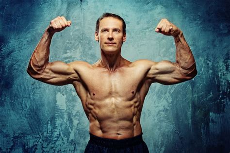 Белок после 50: сколько реально нужно и как его есть, чтобы мышцы росли