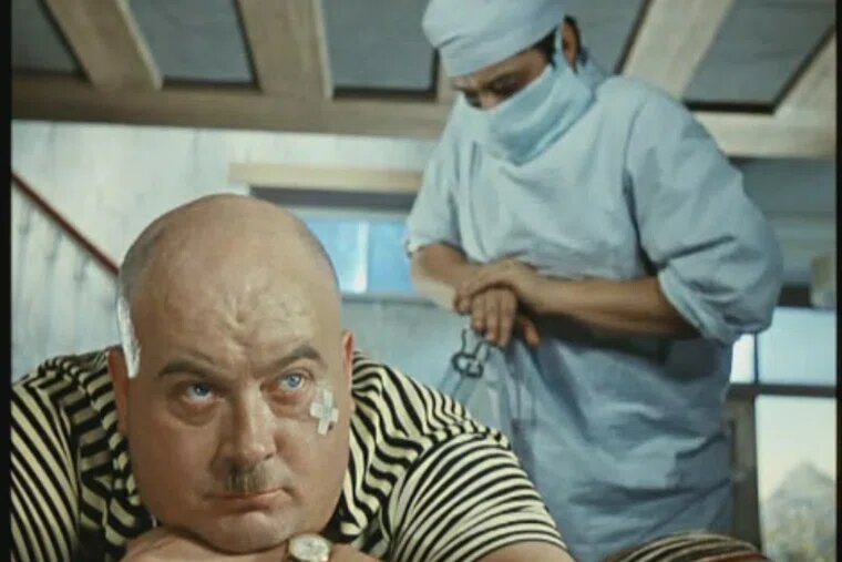 Роль «Бывалого» сделала из Евгения Моргунова народного любимца
Фото: Кадр из фильма «Кавказская пленница, или Новые приключения Шурика», реж. Леонид Гайдай, 1966, Мосфильм