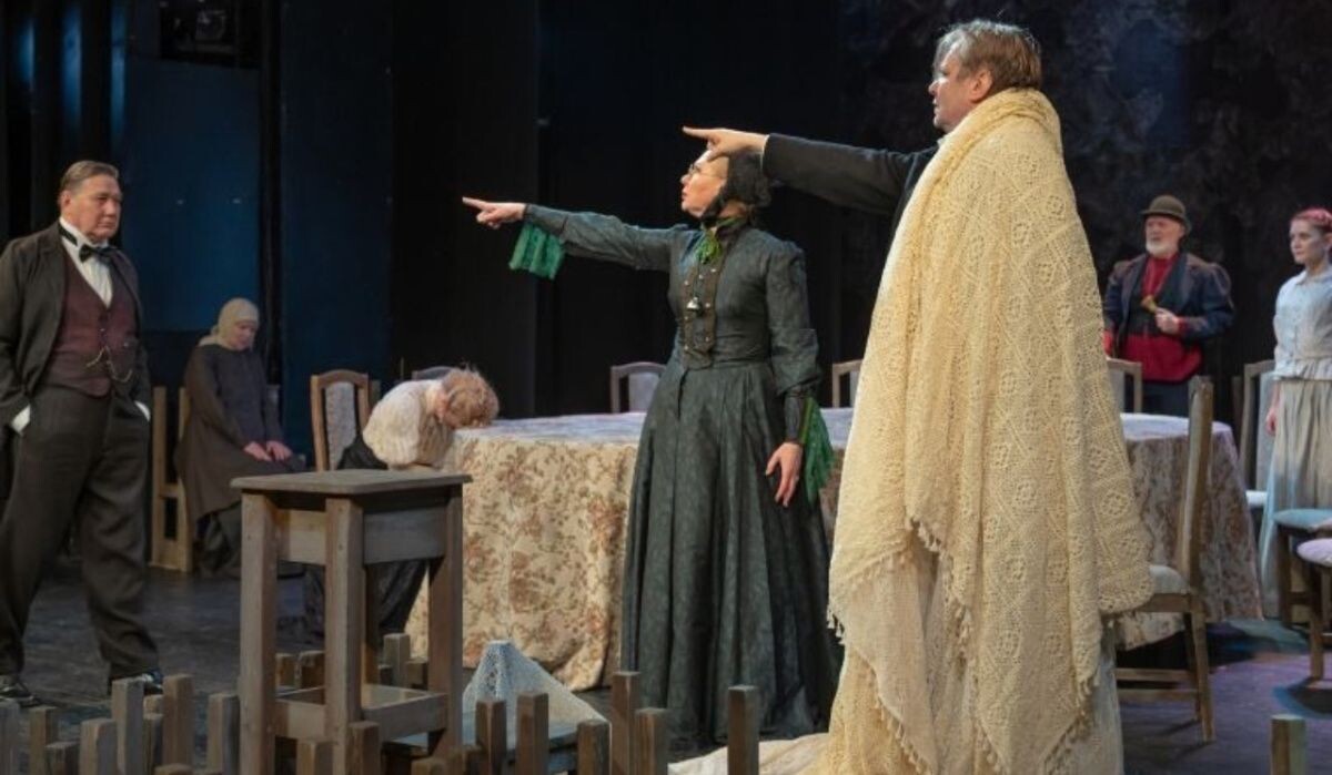     «Дядя Ваня» и «Мещане». Источник: teatrvo.ru Автор фото: Татьяна Ляпистова