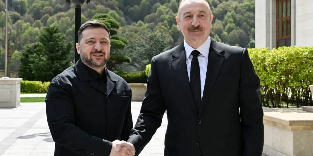 В полном блэкауте...