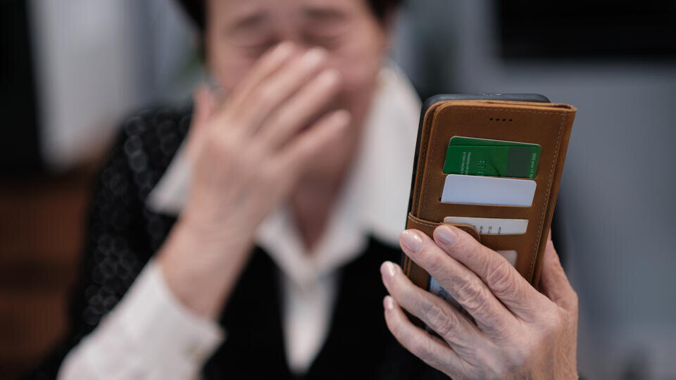     Мошенники активно используют схемы, связанные с перерасчетом пенсии россиян ИЗВЕСТИЯ/Сергей Виноградов