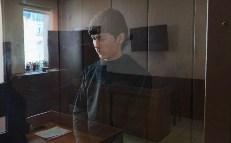 «В России можно»: как 19-летний Исломджон без прав оказался за рулём каршеринга и снёс троих, удирая от полиции