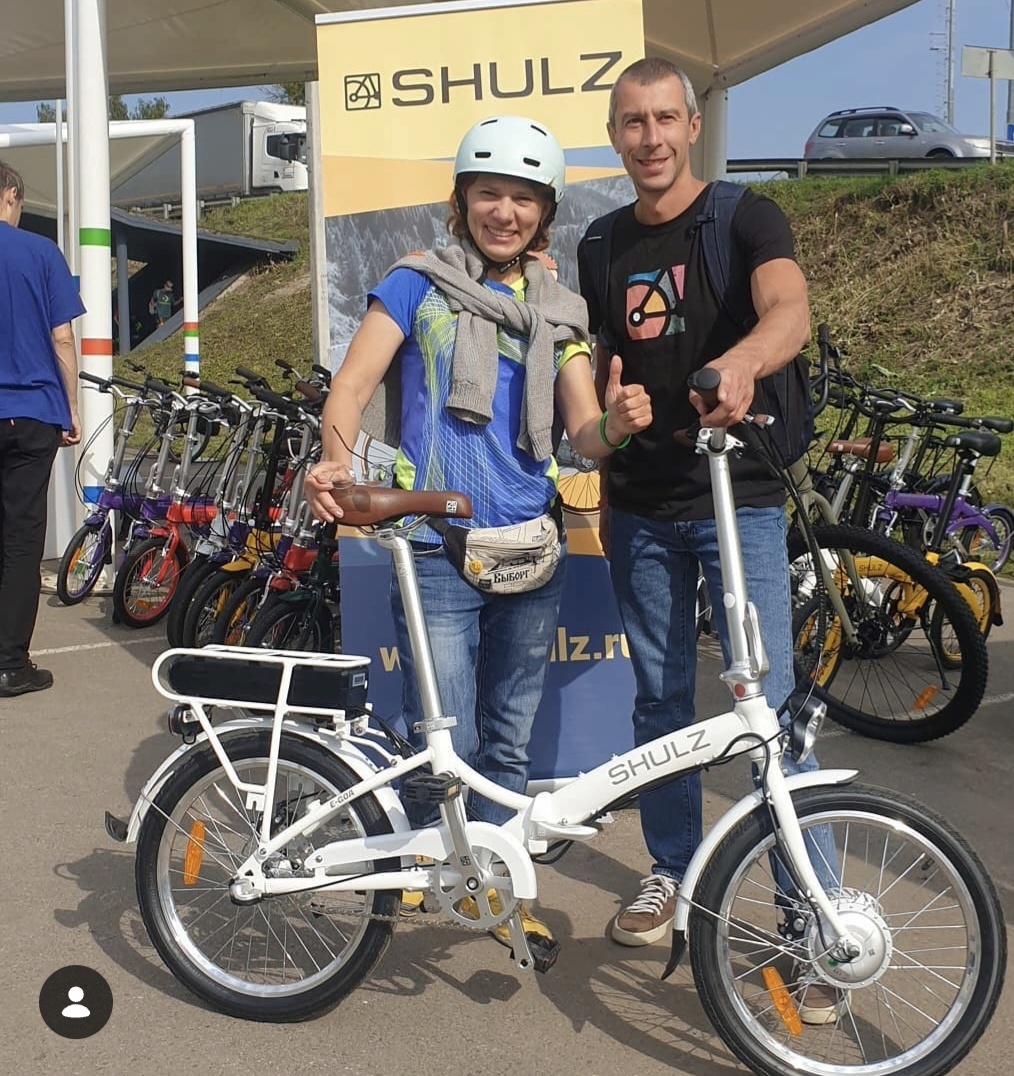 На открытии трассы я лично познакомилась с Александром Ивановым (Shulz), который основал бренд Shulz в Санкт-Перербурге