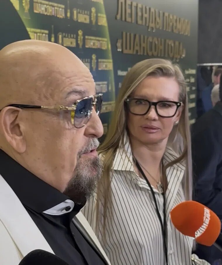 Михаил Шуфутинский с женой
Фото: Виктор Васильев