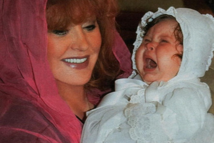 СЕНСАЦИЯ! У Пугачёвой есть ТАЙНАЯ ВНУЧКА! Но Примадонна ОТРЕКЛАСЬ от родной крови.