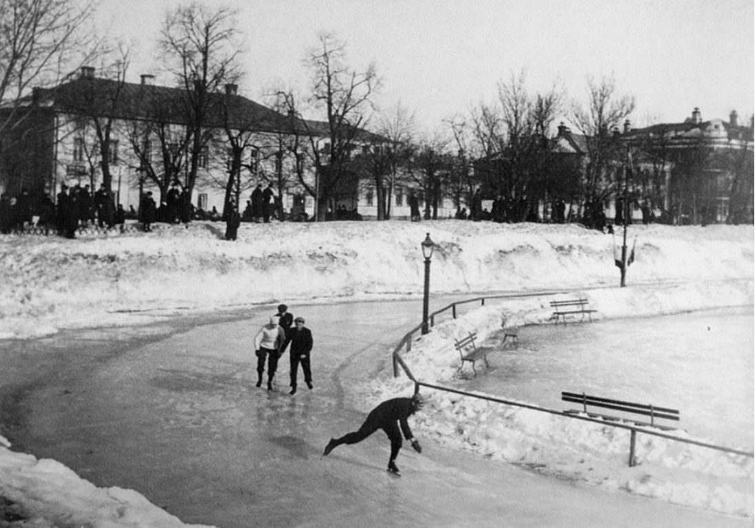 Каток на Патриаршем, 1900 год