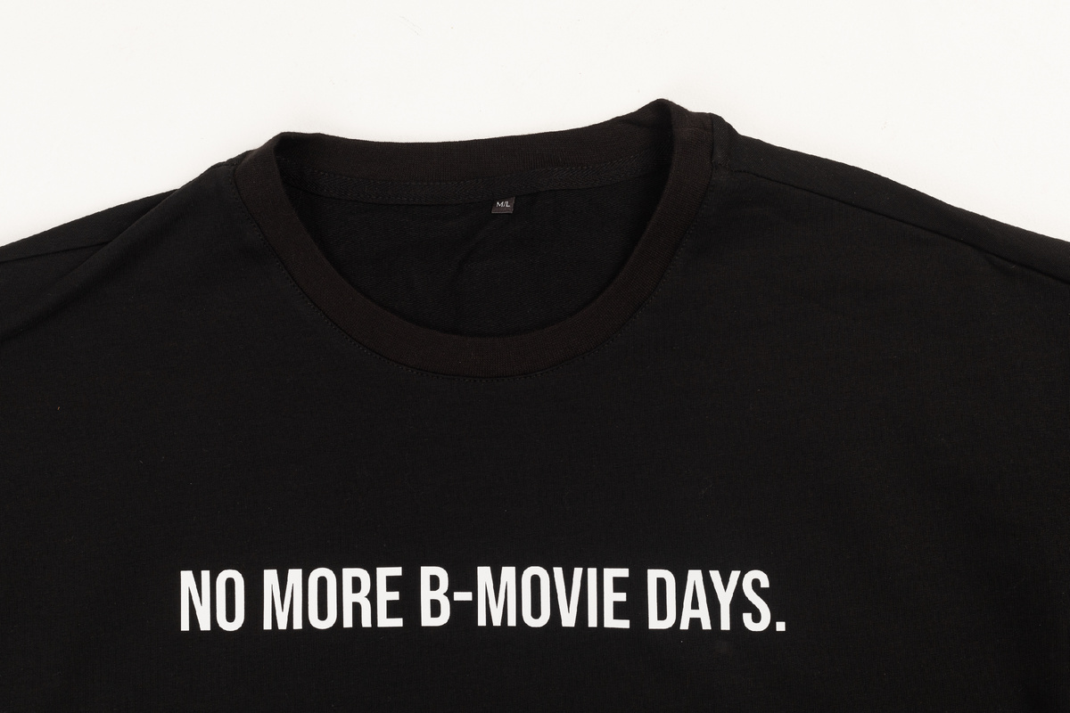 оверсайз футболка «No more b-movie days» от бренда концептуальной дизайнерской одежды FFID