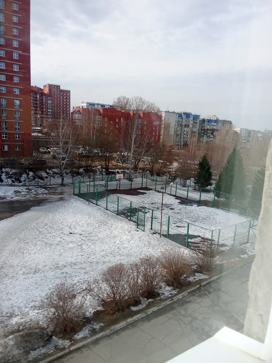 Вид на мой дом из окна школы