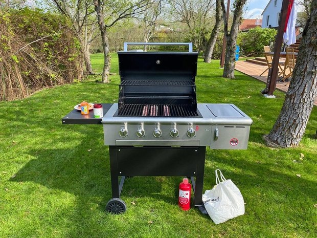 Фото: INMYROOM/higgsfield