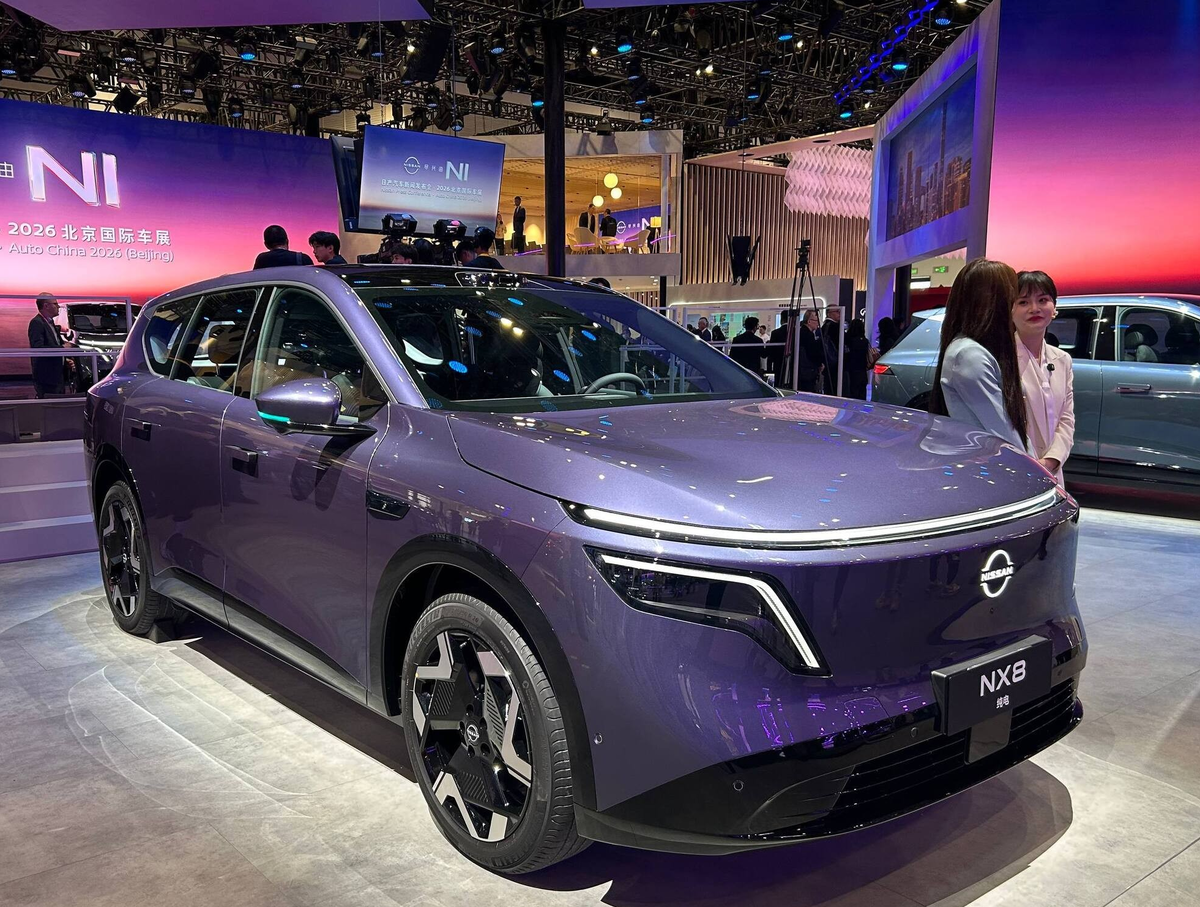 Стенд Nissan с новым серийным кроссовером NX8 на Пекинском автосалоне Auto China 2026