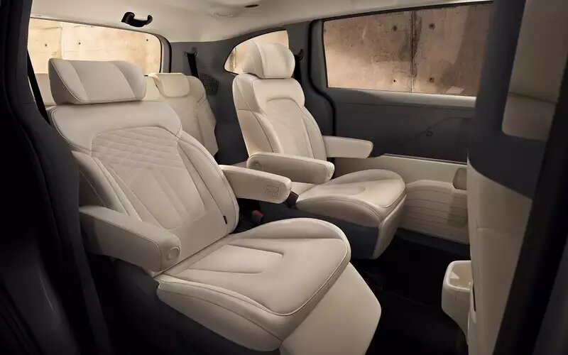 Интерьер Hyundai Custin📷
