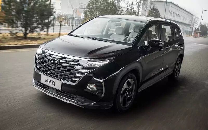 Hyundai Custin📷
