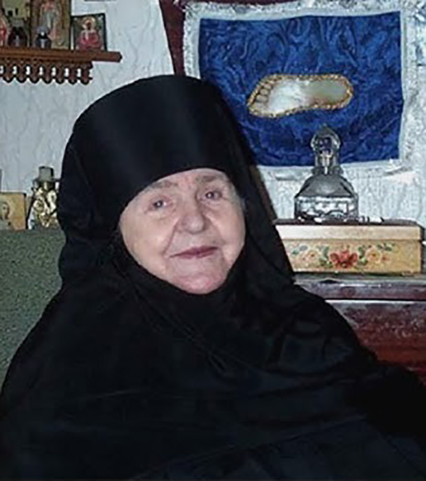    Раиса Ивановна Градова — мать актрисы, открывшая ей изнанку театра