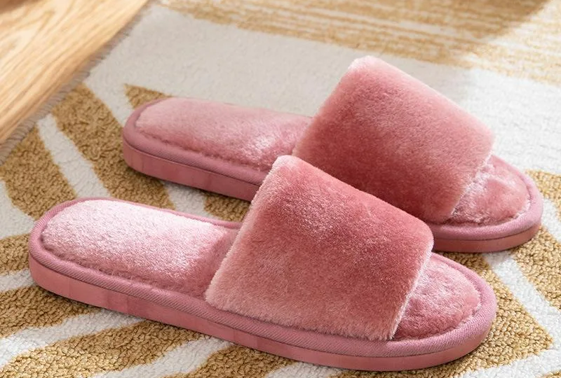 Тапочки: Не просто обувь, а портал в мир примет и суеверий! Или как я чуть не прогнала мужа из-за неправильно поставленной пятки!