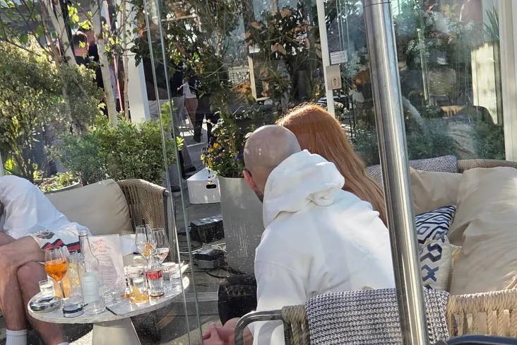 Грилиш заснул в нетрезвом виде на крыше бара в Манчестере