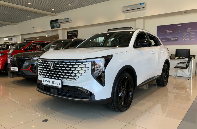 Заехал к дилеру, за сколько продаю 4WD Changan UNI-S нового поколения?